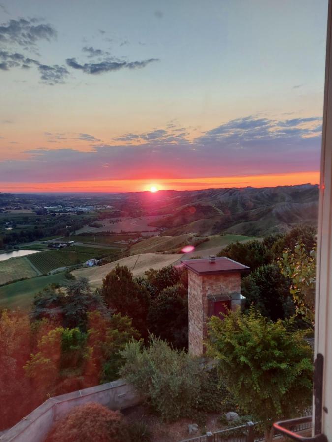 Bella Vista Apartman Tossignano Kültér fotó